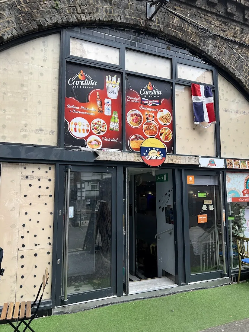 LosChamosuk (Elephant & Castle)